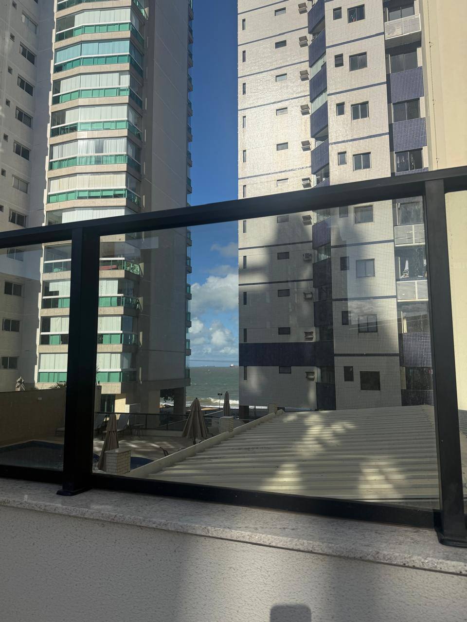 Vista do mar a partir da varanda da unidade 106